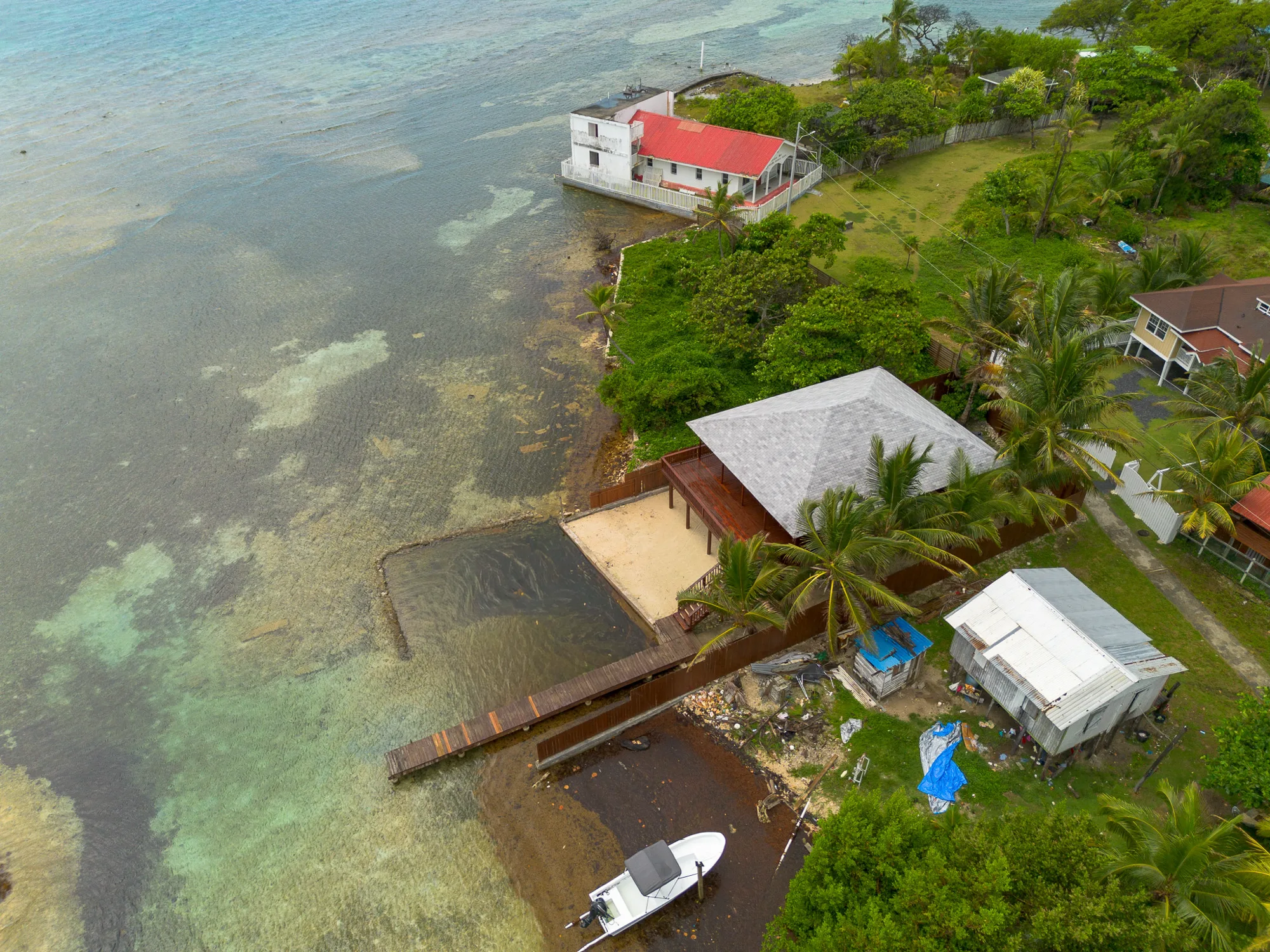 Sunrise Point Retreat — exterior photo 4 of 11
