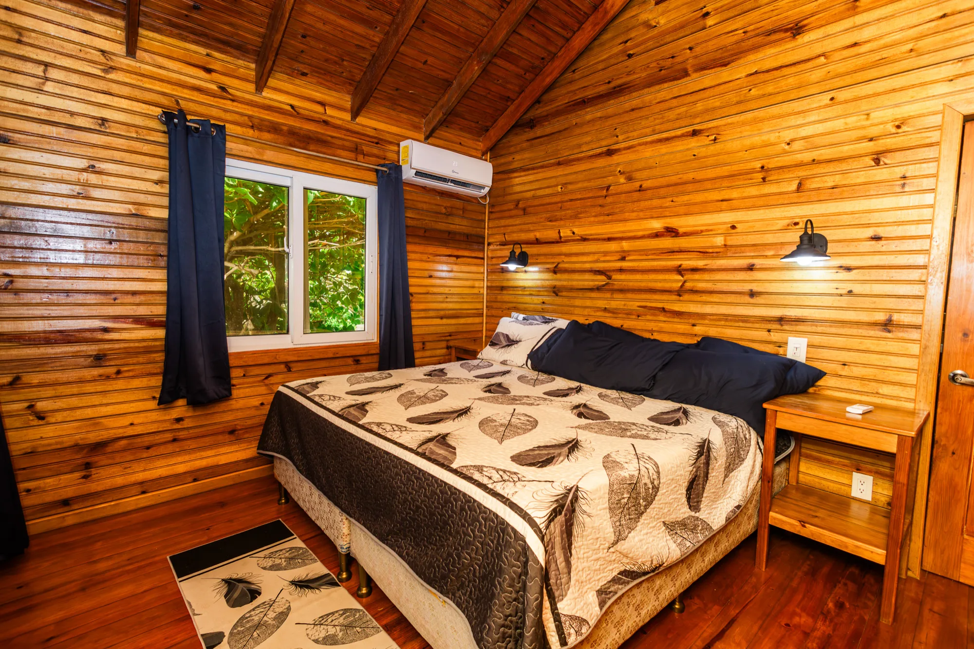 Sunrise Point Retreat — interior photo 6 of 11