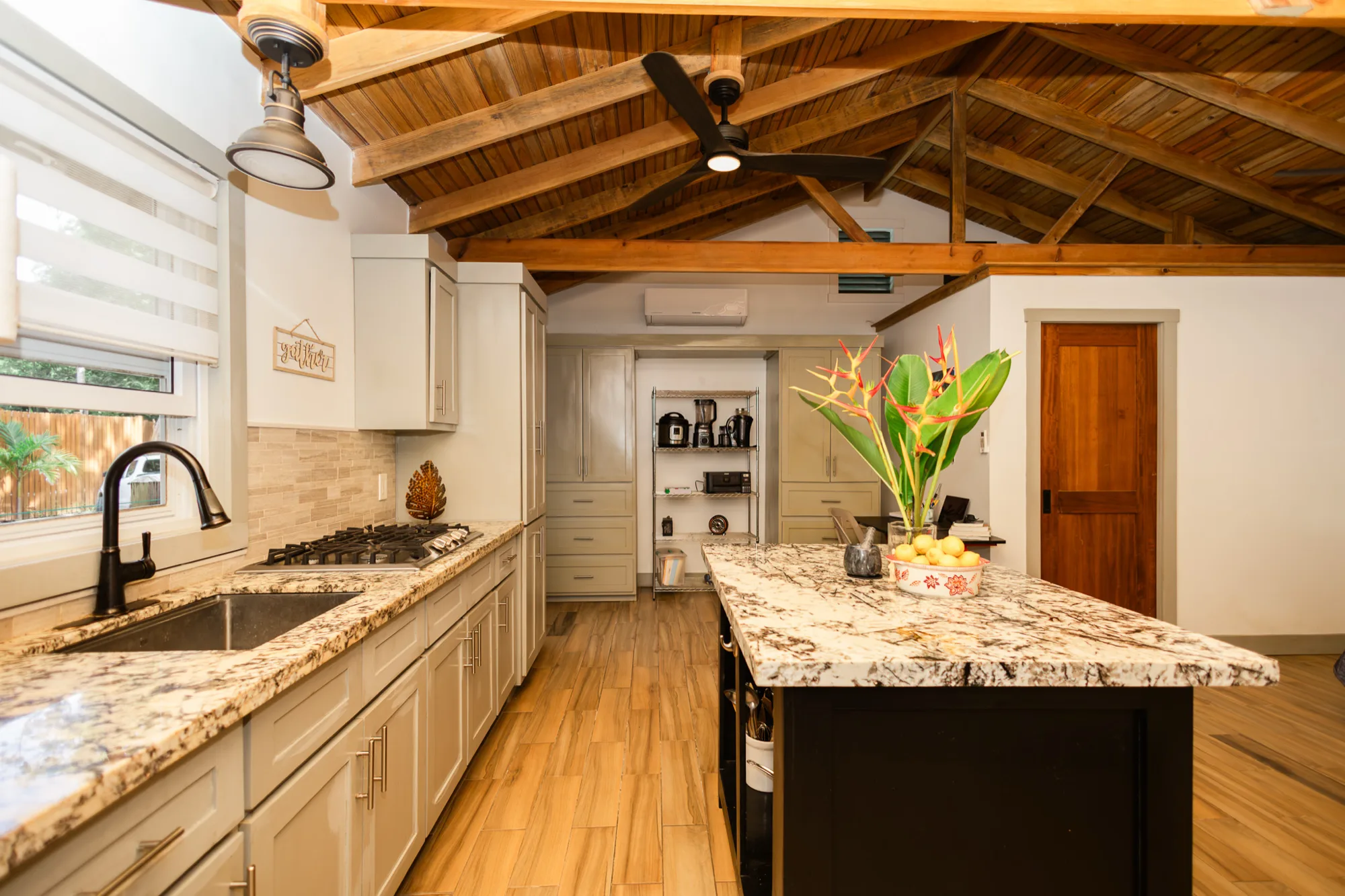 Casa Colibri — interior photo 10 of 18