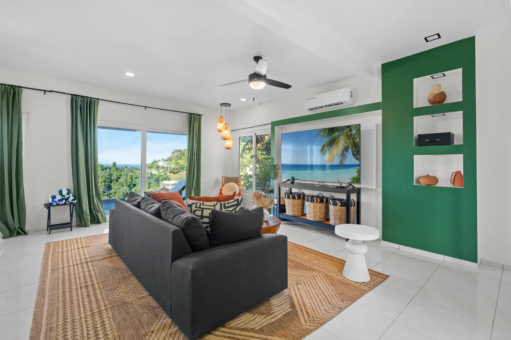 Endless Island Horizons — interior photo 2 of 34