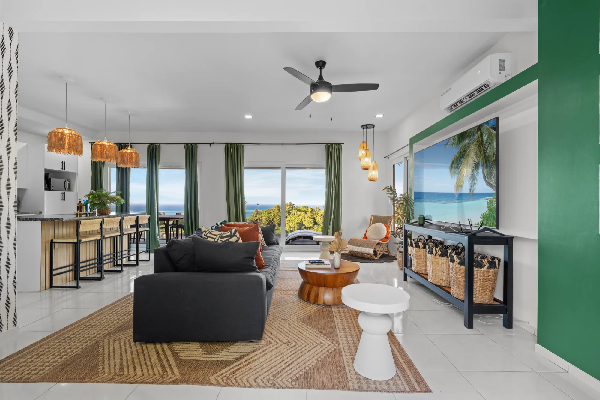 Endless Island Horizons — interior photo 3 of 34