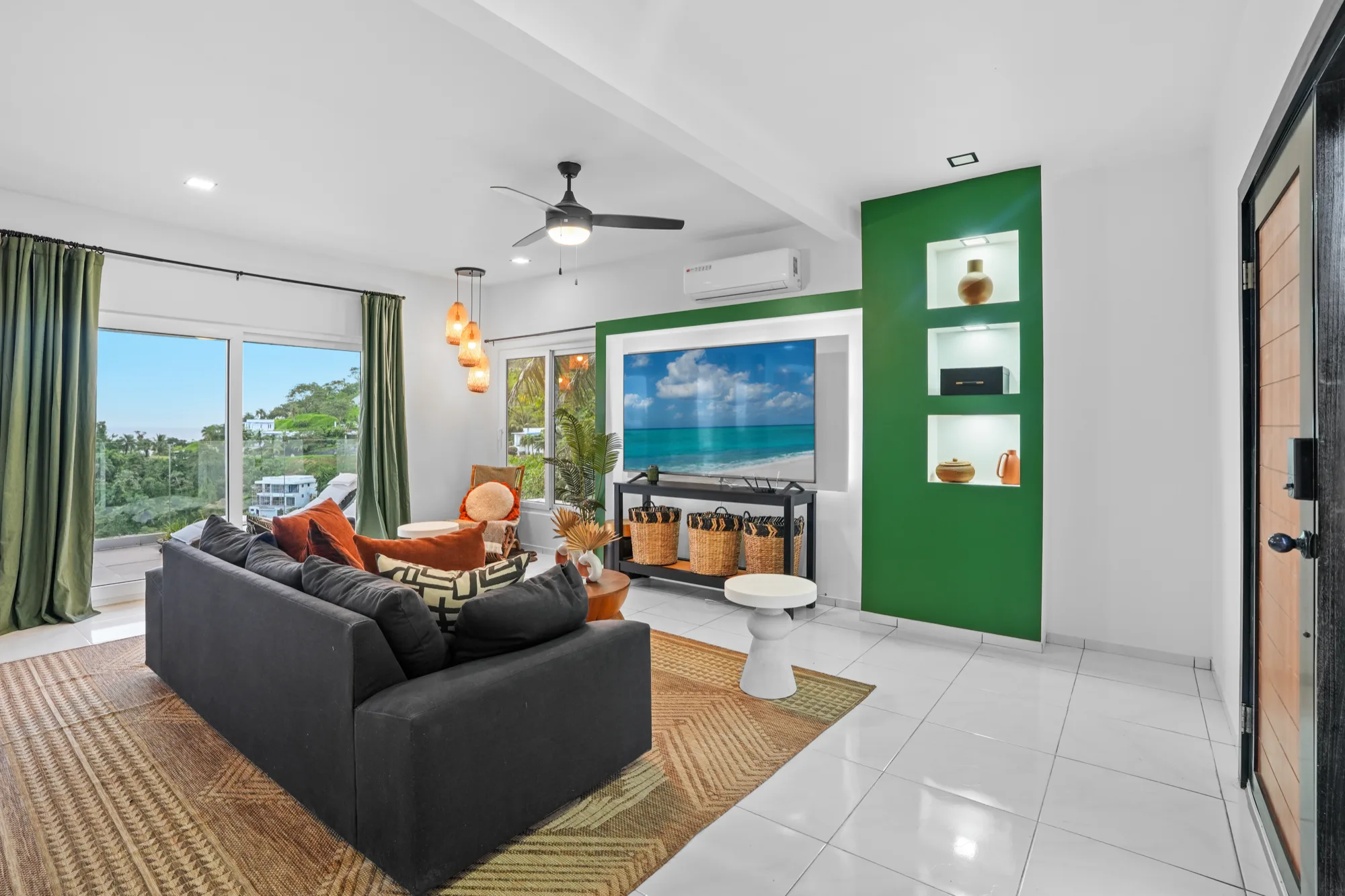 Endless Island Horizons — interior photo 8 of 34
