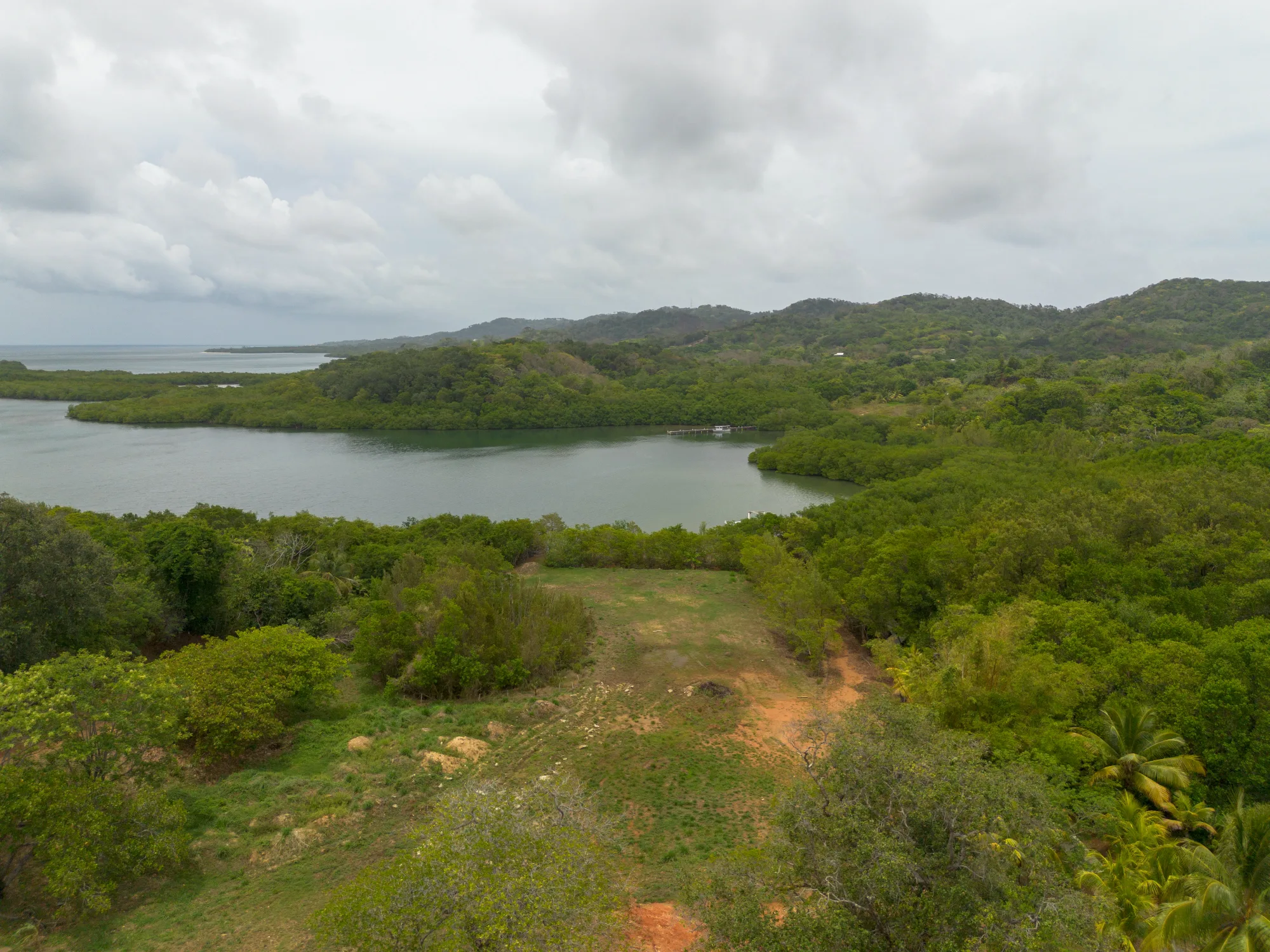 Man O War Cay, Protected Harbor Waterfront — exterior photo 11 of 14