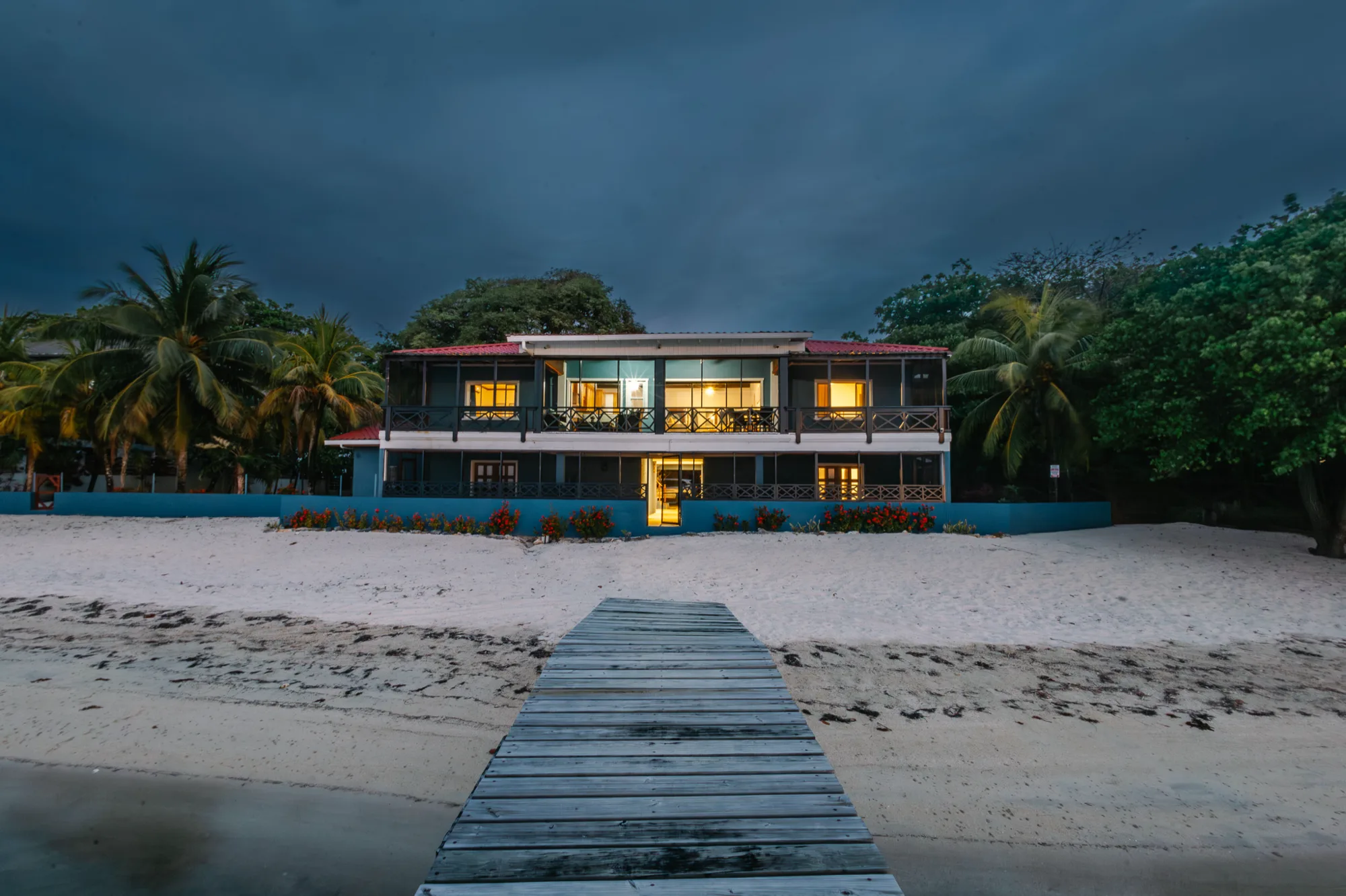 Beachfront Living & Income Retreat — exterior photo 4 of 29