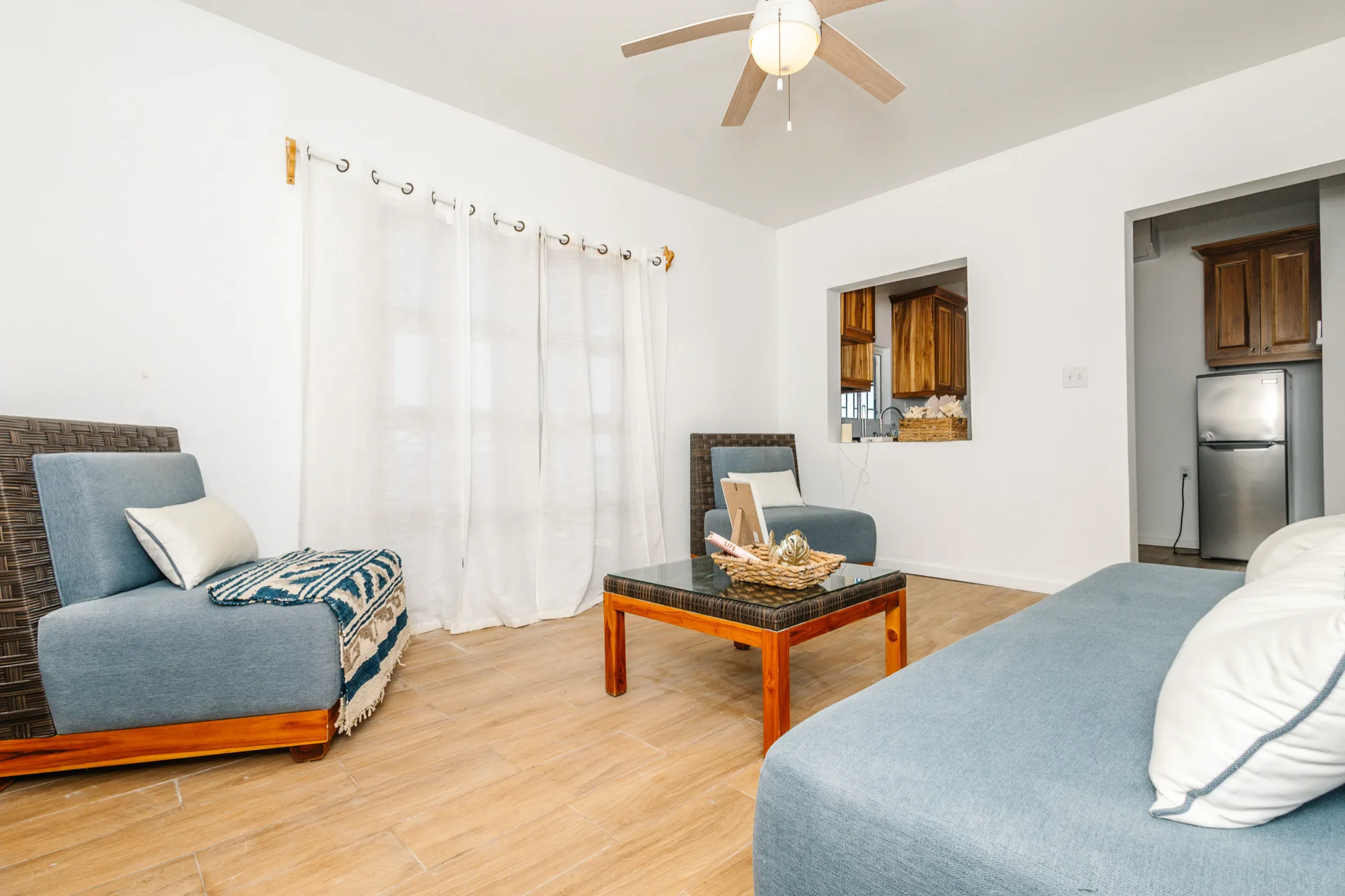 Beachfront Living & Income Retreat — interior photo 28 of 37