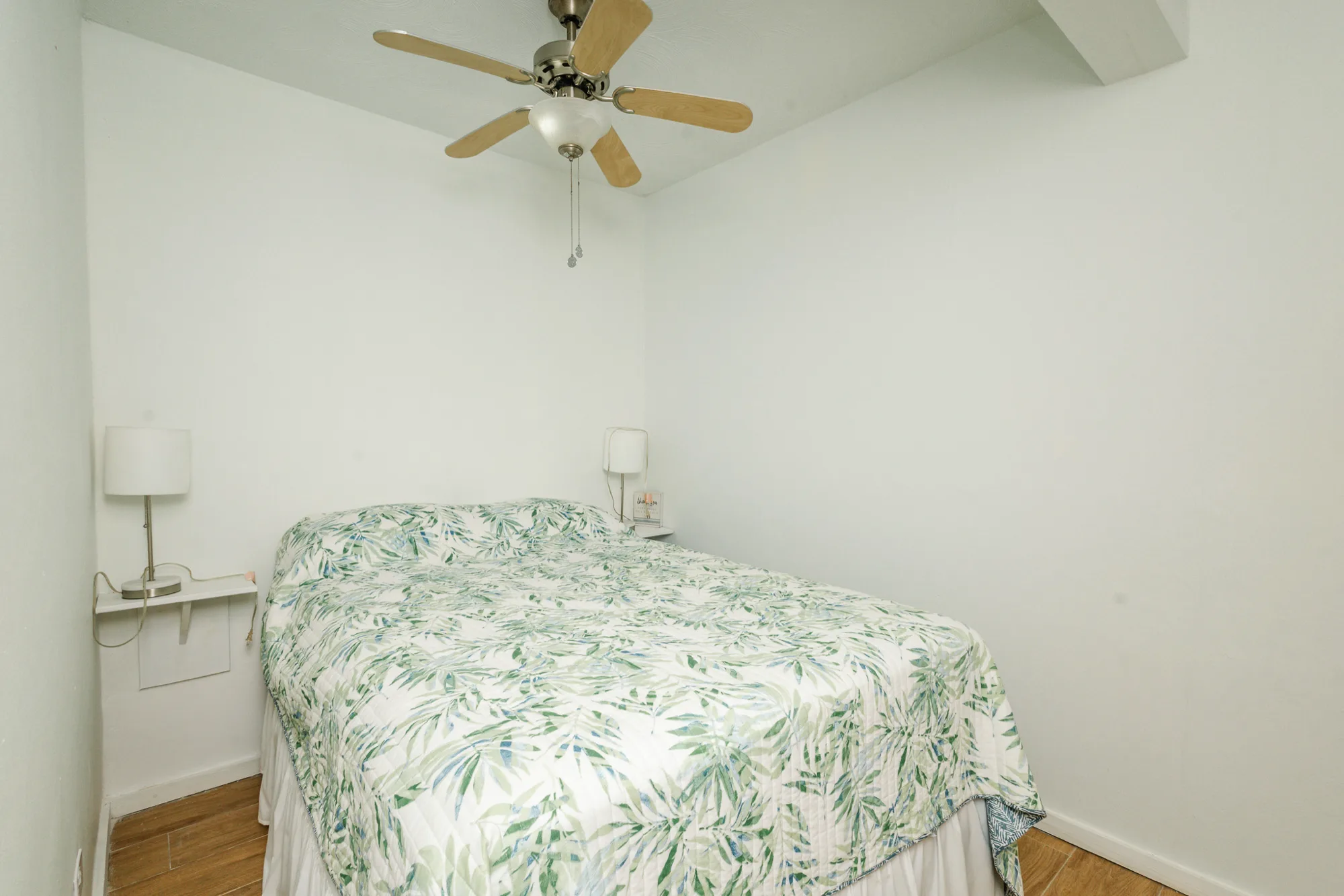 Beachfront Living & Income Retreat — interior photo 36 of 37