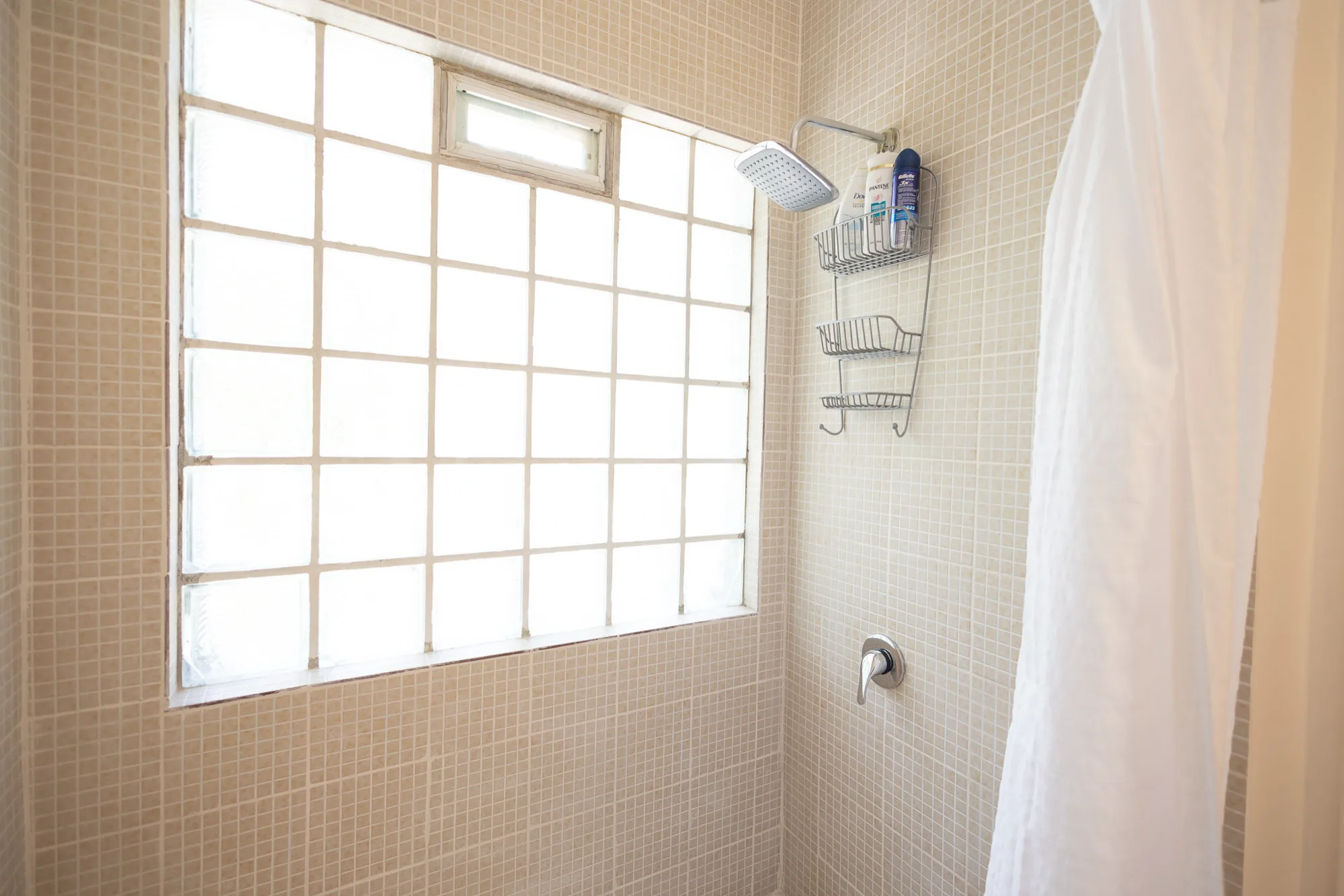 Beachfront Living & Income Retreat — interior photo 5 of 37